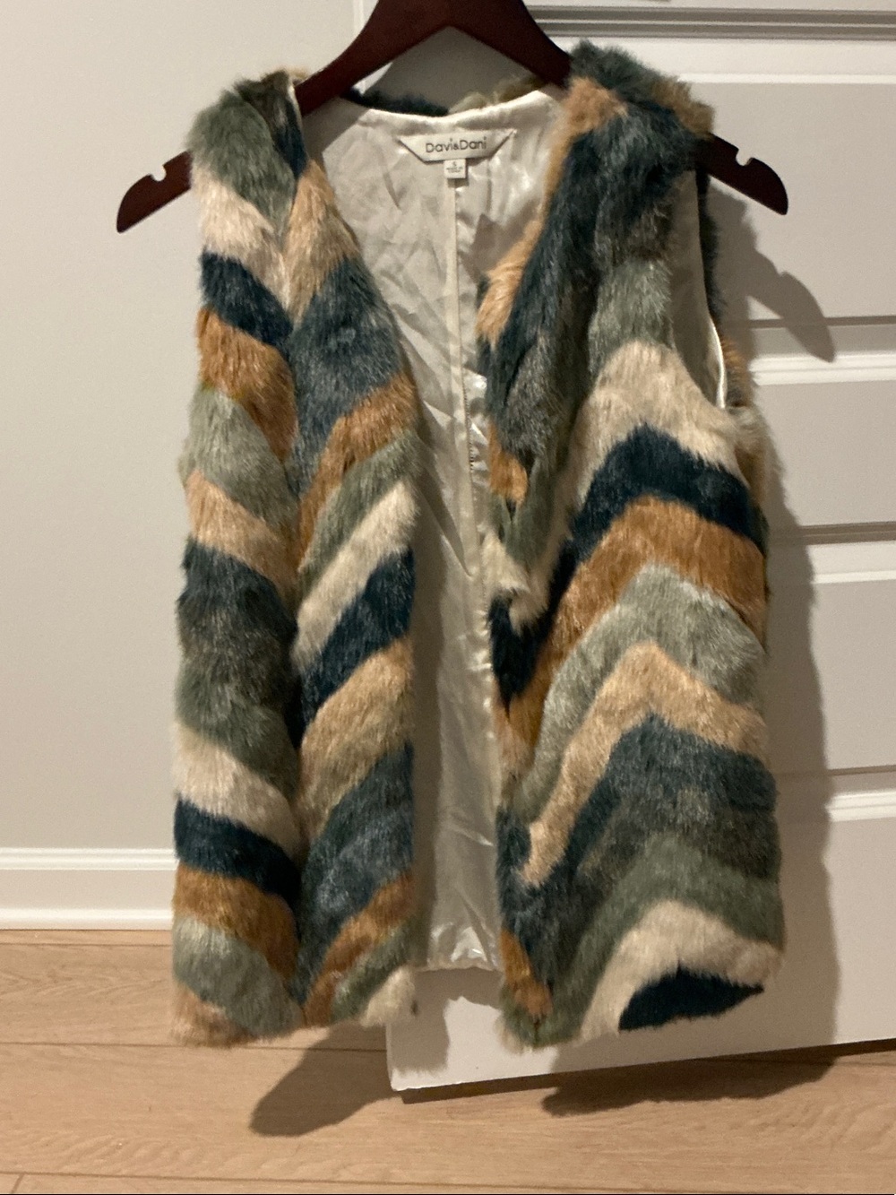 DAVI & DANI Multi-Color Faux Fur Chevron Vest